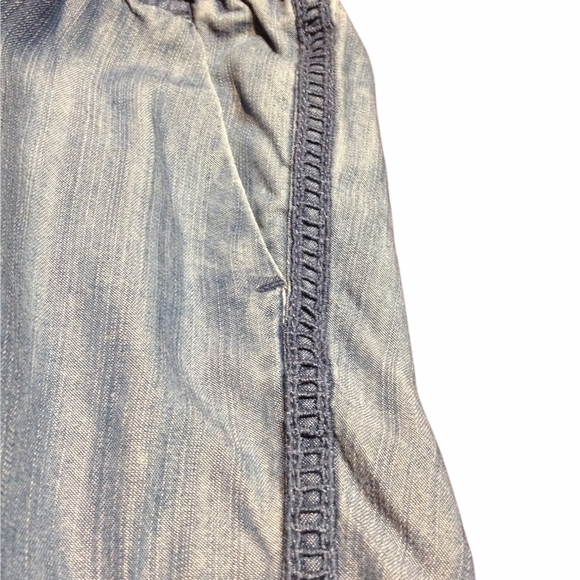 Jessica Simpson Motherhood Maternity Shorts - Picture 4 of 6